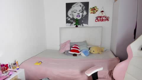 Snapshot of harmony_murr chatting on January 6, 2025, 4:13 pm vanessa online show from January 6, 2025, 4:13 pm