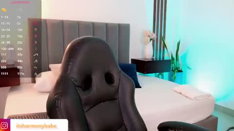 Snapshot of harmonybabe_ chatting on July 2, 2026, 8:04 pm Harmony online show from July 2, 2026, 8:04 pm