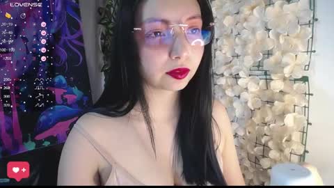 Snapshot of harmonys_couple_ chatting on April 13, 2026, 7:52 pm Harmonys World online show from April 13, 2026, 7:52 pm