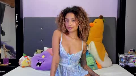 Snapshot of harmonyy_hill chatting on April 8, 2026, 10:32 pm Harmony Hill online show from April 8, 2026, 10:32 pm