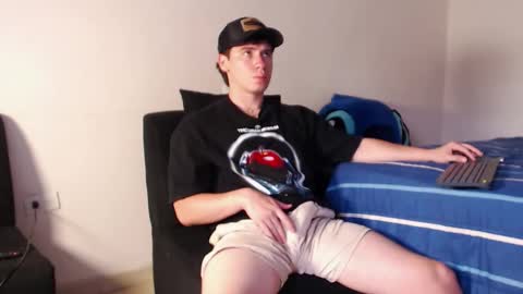 Sebastian online show from October 20, 2025, 8:09 pm