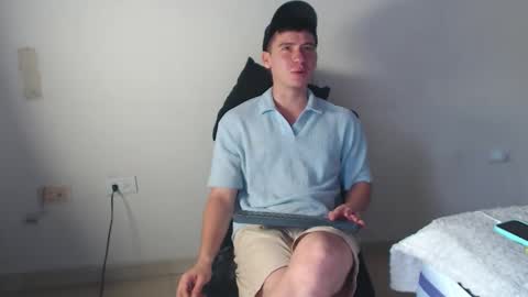 Sebastian online show from November 15, 2025, 2:24 pm