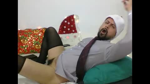 Snapshot of harry_goldenmillerx10fun chatting on December 27, 2024, 9:43 pm Harry online show from December 27, 2024, 9:43 pm