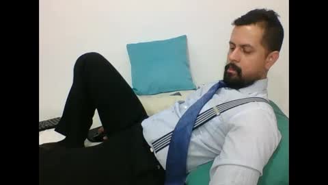 Snapshot of harry_goldenmillerx10fun chatting on January 17, 2025, 7:49 pm Harry online show from January 17, 2025, 7:49 pm