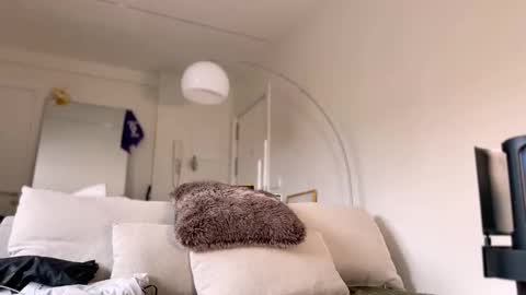 Snapshot of harry_jen chatting on March 9, 2025, 8:40 am TAP HERE choise Harry tattoo on chest Jen curls hair online show from March 9, 2025, 8:40 am