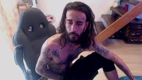 Snapshot of harry_reems_ chatting on January 10, 2025, 3:16 pm OMAR online show from January 10, 2025, 3:16 pm