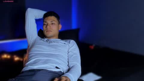 Snapshot of harrydavidsonx chatting on March 6, 2025, 8:37 pm ... online show from March 6, 2025, 8:37 pm