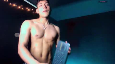 Snapshot of harrydavidsonx chatting on November 29, 2025, 5:16 pm ... online show from November 29, 2025, 5:16 pm