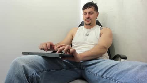 Snapshot of harrydaviss chatting on January 17, 2025, 12:53 am alpha online show from January 17, 2025, 12:53 am