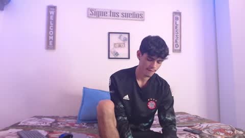 Snapshot of harrythomson1 chatting on January 13, 2025, 11:27 pm harry thomson online show from January 13, 2025, 11:27 pm