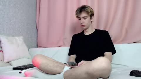 harvey_foster online show from December 3, 2025, 7:38 am