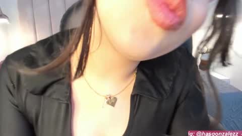 has_gonzalezz online show from December 21, 2025, 4:41 am