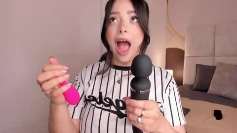 has_gonzalezz online show from January 10, 2026, 5:53 am