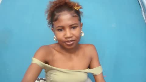 Snapshot of hasleyinah chatting on June 5, 2026, 9:04 am hasleyinah online show from June 5, 2026, 9:04 am