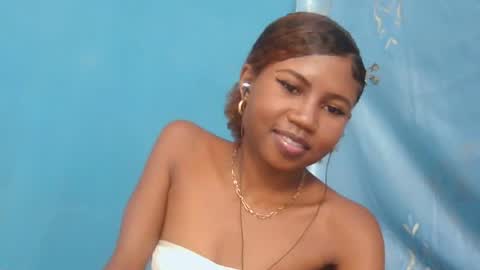 Snapshot of hasleyinah chatting on June 13, 2026, 12:03 pm hasleyinah online show from June 13, 2026, 12:03 pm