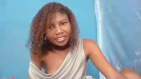 Snapshot of hasleyinah chatting on June 16, 2026, 6:05 am hasleyinah online show from June 16, 2026, 6:05 am