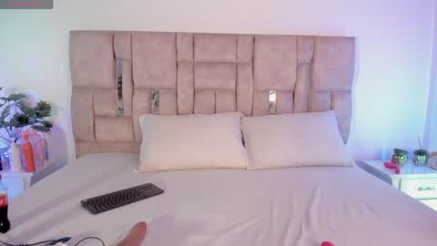 hasret_sesim online show from April 24, 2026, 4:04 am