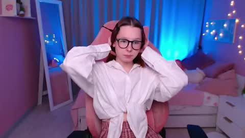 Mia online show from February 22, 2026, 8:13 am