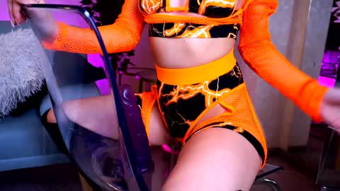 Snapshot of hayliemilf chatting on January 18, 2025, 11:11 am Haylie online show from January 18, 2025, 11:11 am