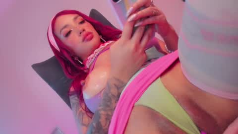 Snapshot of hazeeell chatting on February 21, 2025, 9:24 am Marie online show from February 21, 2025, 9:24 am