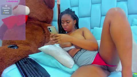 hazel_lanee online show from February 15, 2026, 7:51 am