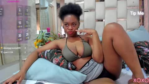 Snapshot of hazel_lanee chatting on May 13, 2026, 7:06 am hazel_lanee online show from May 13, 2026, 7:06 am