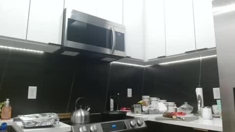 Hazel online show from January 18, 2026, 12:14 am