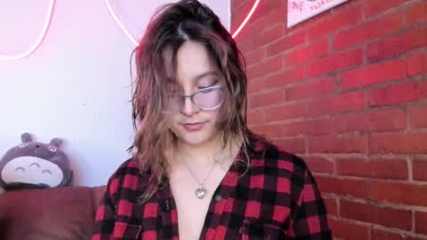 Snapshot of hazelbrownn23 chatting on January 28, 2025, 5:11 am Hazel Brown online show from January 28, 2025, 5:11 am