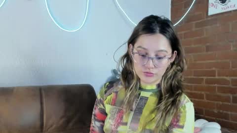 Snapshot of hazelbrownn23 chatting on February 5, 2025, 4:48 am Hazel Brown online show from February 5, 2025, 4:48 am