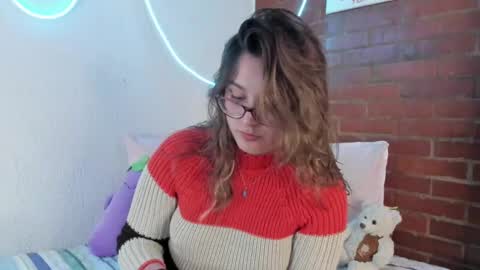 Snapshot of hazelbrownn23 chatting on March 10, 2025, 3:30 pm Hazel Brown online show from March 10, 2025, 3:30 pm