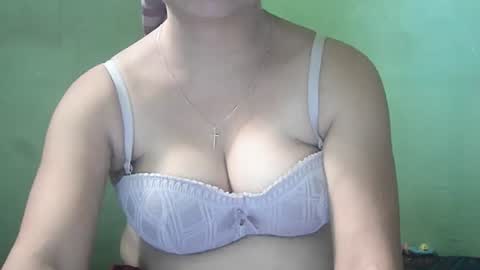 Snapshot of hazeldhane chatting on June 18, 2026, 2:34 am hazeldhane online show from June 18, 2026, 2:34 am