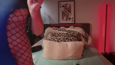 Snapshot of hazeleo chatting on December 1, 2025, 9:42 pm Hazeleo online show from December 1, 2025, 9:42 pm