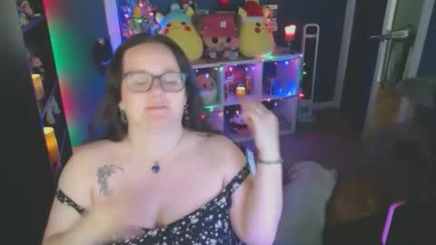 HazeyViolet333 online show from December 3, 2025, 6:50 pm