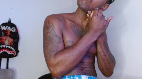 hazlan_420 online show from November 12, 2025, 1:22 pm