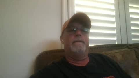 Snapshot of hdeuce22 chatting on June 10, 2026, 11:24 pm Hdeuce22 online show from June 10, 2026, 11:24 pm