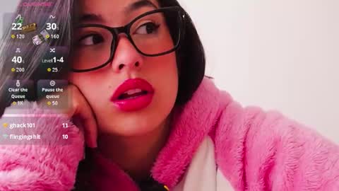 Snapshot of hearmymoans_18 chatting on November 17, 2025, 1:28 pm hearmymoans_18 online show from November 17, 2025, 1:28 pm