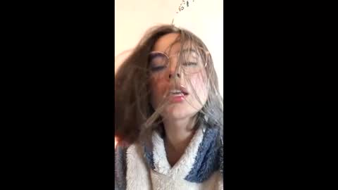 Snapshot of hearmymoans_18 chatting on February 6, 2026, 9:18 pm hearmymoans_18 online show from February 6, 2026, 9:18 pm