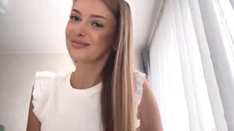 Snapshot of heart_petal chatting on September 26, 2025, 8:51 am Mona online show from September 26, 2025, 8:51 am