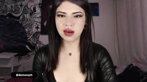 Snapshot of heatherdemonzx_ chatting on January 22, 2025, 8:29 am HEATHER DEMONZX Please help me to reach 100 thumbs up online show from January 22, 2025, 8:29 am