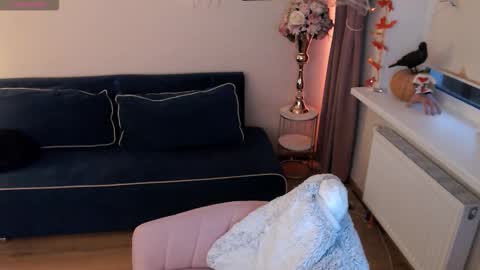 Snapshot of heaven_chloe chatting on November 7, 2025, 1:22 pm Heaven girl online show from November 7, 2025, 1:22 pm