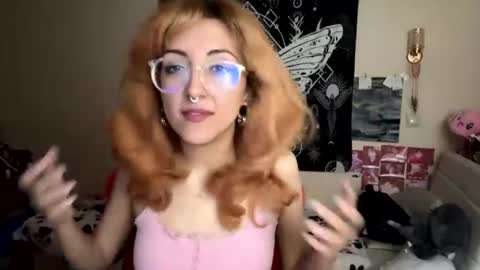 Snapshot of heavenlycreature chatting on July 12, 2026, 9:39 pm Diana online show from July 12, 2026, 9:39 pm