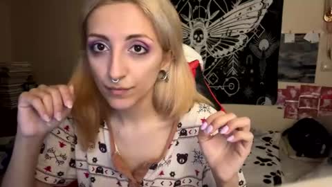 Snapshot of heavenlycreature chatting on August 1, 2026, 1:05 am Diana online show from August 1, 2026, 1:05 am