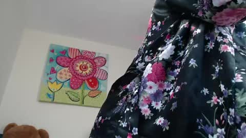 Snapshot of hebelongs2her chatting on May 7, 2026, 8:14 pm hebelongs2her online show from May 7, 2026, 8:14 pm