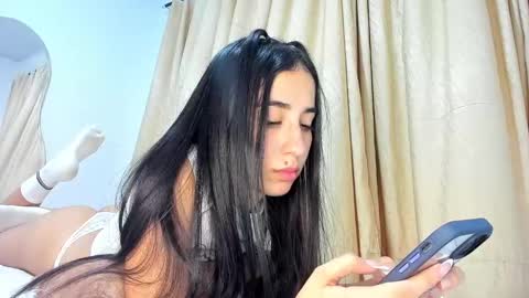 Snapshot of hebenix chatting on February 12, 2025, 12:05 am Alejandra online show from February 12, 2025, 12:05 am