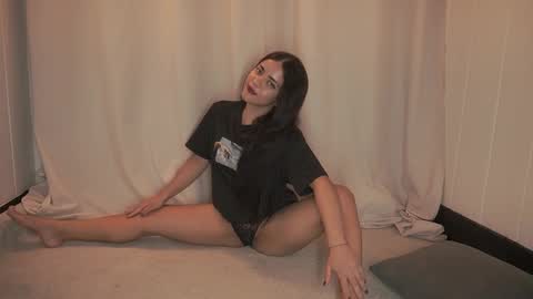 Snapshot of hecate333 chatting on October 11, 2025, 5:33 pm hecate333 online show from October 11, 2025, 5:33 pm