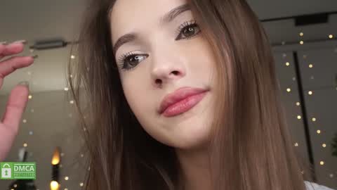 Snapshot of hecola chatting on December 26, 2024, 12:38 pm Nika next stream 200pm GMT online show from December 26, 2024, 12:38 pm