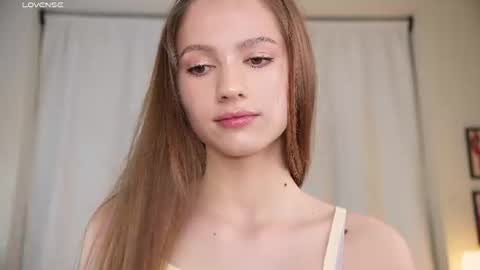 Snapshot of hecola chatting on July 31, 2026, 2:16 pm Nika next stream 200pm GMT online show from July 31, 2026, 2:16 pm