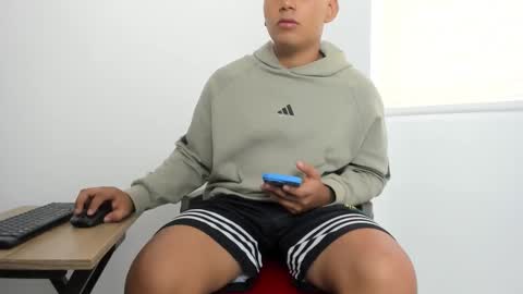  18 online show from November 15, 2025, 12:13 pm