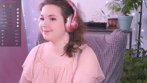 Snapshot of hedera_hime chatting on December 5, 2024, 10:12 am Veronyka online show from December 5, 2024, 10:12 am