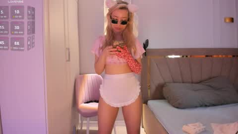 Call me Mia online show from April 24, 2026, 3:09 am